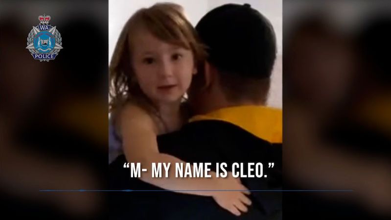 Jmenuji se Cleo. Australská policie zveřejnila záznam z nalezení čtyřleté holčičky
